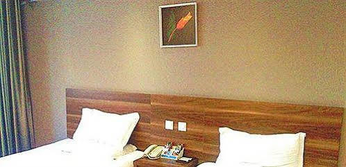 Changchun Is China Business Hotel Екстер'єр фото